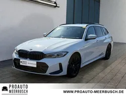 Alpinweiss iii Gebraucht 2023 BMW 318 M Sport Kombi | 34.400 € (Fairer Preis)