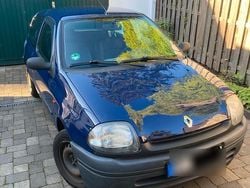 Blau Gebraucht 2000 Renault Clio II Kleinwagen | 450 € (Fairer Preis)