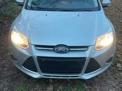 Silber Gebraucht 2013 Ford Focus Kombi | 1.400 €