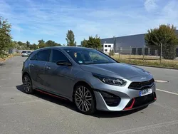 Grau Gebraucht 2023 Kia Ceed GT Limousine | 29.999 € (Etwas zu teuer)