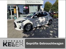 Weiß Neu 2025 Toyota Yaris Hybrid Comfort Limousine | 23.960 € (Guter Preis)