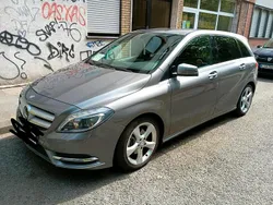 Grau Gebraucht 2013 Mercedes B180 Van / Kleinbus | 9.900 € (Fairer Preis)
