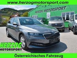 Grau Gebraucht 2021 Skoda Superb Kombi | 18.444 € (Fairer Preis)