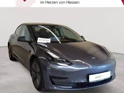 Grau Gebraucht 2021 Tesla Model 3 Standard Range Plus Limousine | 21.989 € (Guter Preis)