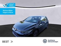 Deep black perleffekt (metallic) Gebraucht 2022 VW Golf VIII Life Limousine | 24.949 € (Fairer Preis)