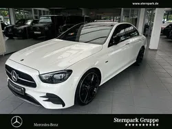 Weiss Gebraucht 2023 Mercedes E220 AMG Limousine | 51.490 €