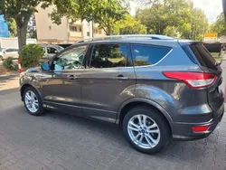 Grau Gebraucht 2015 Ford Kuga SUV | 11.900 € (Fairer Preis)