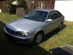 Silber Gebraucht 2001 Toyota Corolla Limousine | 4.999 € (Teuer)