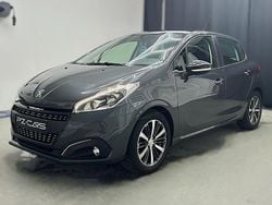 Grau Gebraucht 2017 Peugeot 208 Kleinwagen | 6.990 € (Fairer Preis)