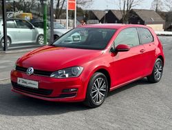 Rot Gebraucht 2016 VW Golf VII Allstar Limousine | 10.990 € (Guter Preis)