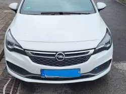 Weiß Gebraucht 2019 Opel Astra Innovation Limousine | 13.250 € (Fairer Preis)