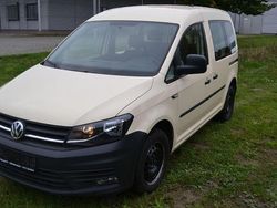 Gelb Gebraucht 2016 VW Caddy Van / Kleinbus | 5.700 € (Teuer)