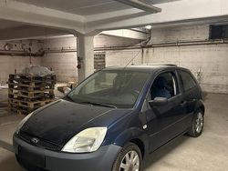Blau Gebraucht 2004 Ford Fiesta Kleinwagen | 650 € (Superpreis)