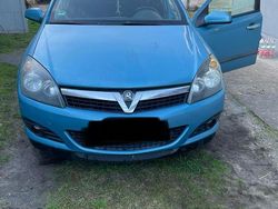 Blau Gebraucht 2004 Opel Astra Kombi | 2.400 €