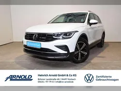 Pure white Gebraucht 2024 VW Tiguan Move SUV | 40.990 € (Teuer)