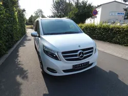 Weiß Gebraucht 2018 Mercedes V220 Van / Kleinbus | 47.300 €