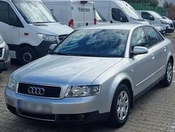 Grau Gebraucht 2002 Audi A4 Limousine | 2.777 € (Teuer)