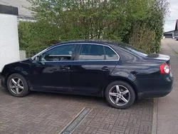 Schwarz Gebraucht 2009 VW Jetta Highline Limousine | 4.400 € (Guter Preis)
