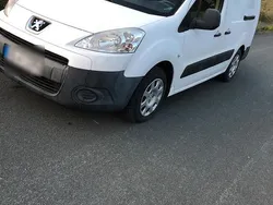 Weiß Gebraucht 2010 Peugeot Partner Van / Kleinbus | 2.600 € (Guter Preis)