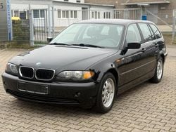 Schwarz Gebraucht 2002 BMW 320 Kombi | 3.799 € (Fairer Preis)