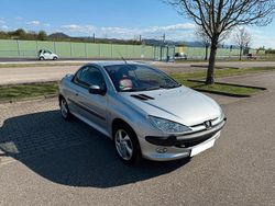 Silber Gebraucht 2002 Peugeot 206 CC Cabrio | 2.000 € (Etwas zu teuer)