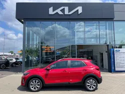 (beg) signal red m Neu 2025 Kia Stonic Vision SUV | 24.990 € (Fairer Preis)
