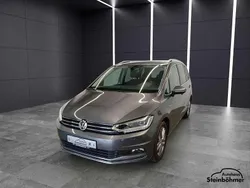 Indiumgrau Gebraucht 2020 VW Touran Highline Van / Kleinbus | 26.940 € (Guter Preis)