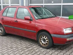 Rot Gebraucht 1995 VW Vento Limousine | 950 €