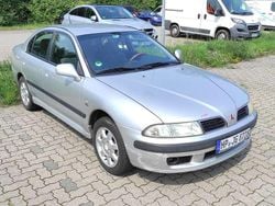 Silber Gebraucht 2000 Mitsubishi Carisma Kleinwagen | 999 € (Etwas zu teuer)