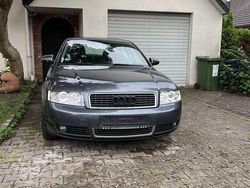 Grau Gebraucht 2004 Audi A4 Limousine | 1.700 € (Fairer Preis)