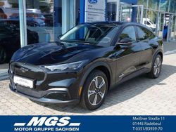 Absolute black Gebraucht 2025 Ford Mustang Mach-E Premium SUV | 44.950 € (Fairer Preis)
