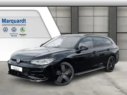 Grenadillschwarz Neu 2024 VW Passat R-line Kombi | 48.790 € (Superpreis)
