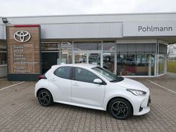 Platinum white pearl mc. Gebraucht 2023 Toyota Yaris Team Kleinwagen | 19.930 € (Fairer Preis)