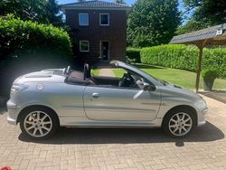 Silber Gebraucht 2005 Peugeot 206 CC Quiksilver Cabrio | 2.300 € (Fairer Preis)