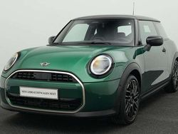 Grün Gebraucht 2024 Mini Cooper Favoured Kleinwagen | 28.635 € (Etwas zu teuer)