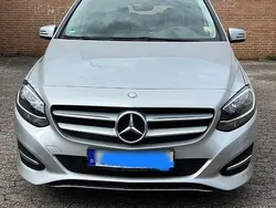 Grau Gebraucht 2015 Mercedes B180 Van / Kleinbus | 13.000 € (Superpreis)