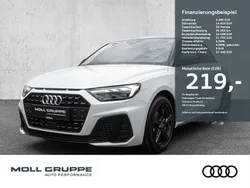 Gletscherweiß mythosschwarz (metallic) Gebraucht 2024 Audi A1 Ambiente Kleinwagen | 27.440 € (Fairer Preis)