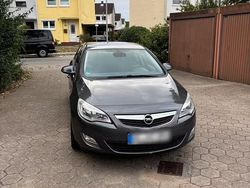 Grau Gebraucht 2012 Opel Astra Limousine | 4.000 € (Fairer Preis)