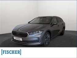Grau Gebraucht 2025 Skoda Superb Selection Kombi | 48.770 € (Fairer Preis)