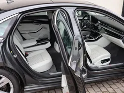 Grau Gebraucht 2023 Audi A8 Exclusive Limousine | 75.800 € (Fairer Preis)