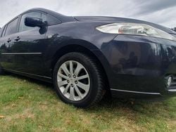 Grau Gebraucht 2006 Mazda 5 Van / Kleinbus | 2.950 € (Fairer Preis)