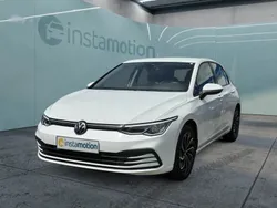 Weiß Gebraucht 2020 VW Golf VIII Life Limousine | 17.700 € (Fairer Preis)