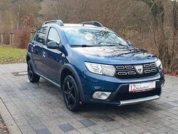 Blau Gebraucht 2018 Dacia Sandero Celebration Limousine | 8.590 € (Fairer Preis)