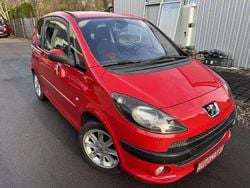 Rot Gebraucht 2007 Peugeot 1007 Sport Van / Kleinbus | 3.499 € (Fairer Preis)