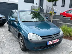 Grün Gebraucht 2001 Opel Corsa Kleinwagen | 1.895 € (Etwas zu teuer)