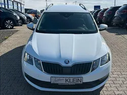 Weiß Gebraucht 2019 Skoda Octavia Ambition Kombi | 16.990 € (Fairer Preis)