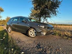 Grau Gebraucht 2022 Kia Ceed Sportswagon Kombi | 19.990 € (Teuer)