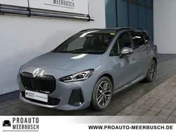 Grau Gebraucht 2023 BMW 218 Active Tourer M Sport Van / Kleinbus | 29.999 € (Fairer Preis)