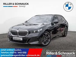 Saphirschwarz Gebraucht 2024 BMW 520 Comfort Edition Kombi | 51.900 € (Superpreis)