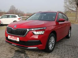Velved red (metallic) Gebraucht 2024 Skoda Kamiq SUV | 19.950 € (Guter Preis)